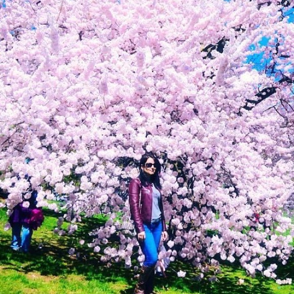 Andrew Marc & Richard Chai Casey Structured Moto - Picture 7 of 9